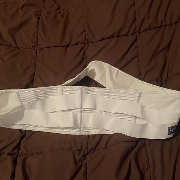 White Back Support Belt - Picture 3 of 3